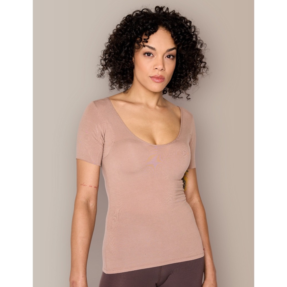 Numi The Signature Undershirt Almond Medium New With Tags